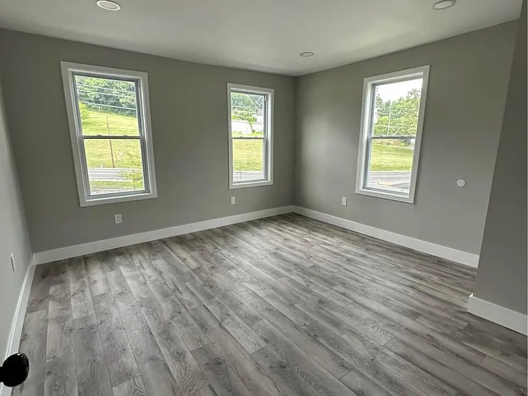 29 Capitol Heights Blvd — Photo 3
