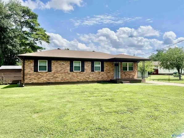 2729 Monticello Dr NW, Huntsville, AL 35810