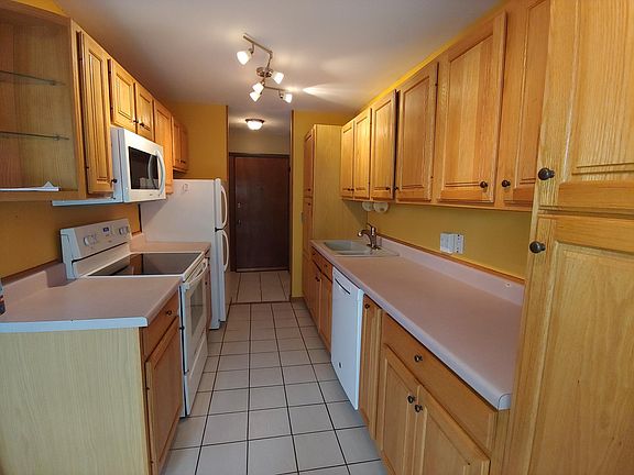 5th image of 5700 Hillcrest Ln APT Pj