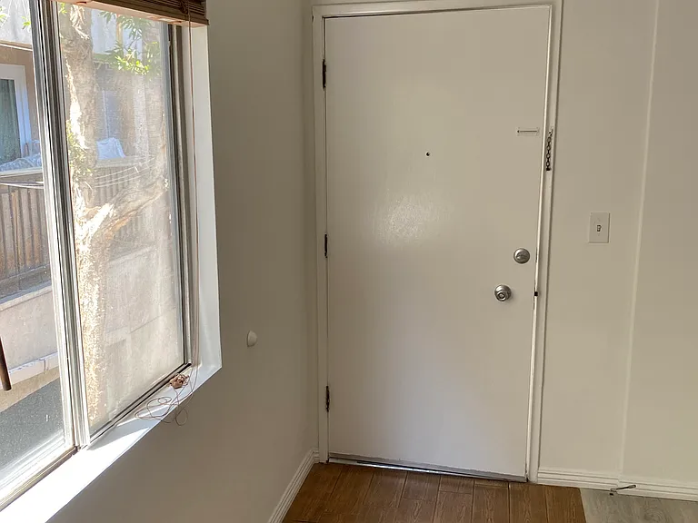 1019 Orange Grove Ave #3 — Photo 2