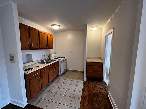 2nd image of 7010 N Ashland Blvd APT 309