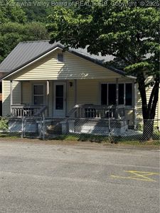 196 Holly Ave, Logan, WV, 25601