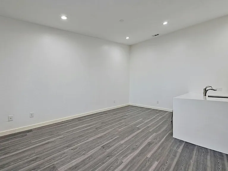 1705 Crossing Pl #130 — Photo 8