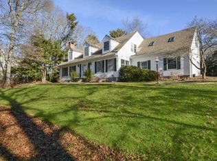 21 Rydal Mount Dr, Falmouth, MA 02540