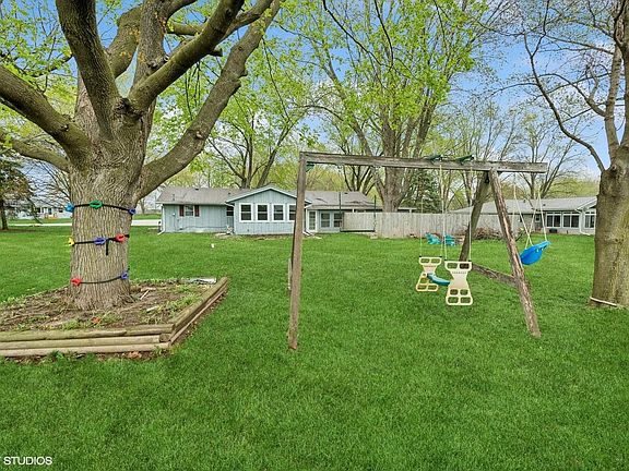 3rd image of 5543 Falmouth Dr