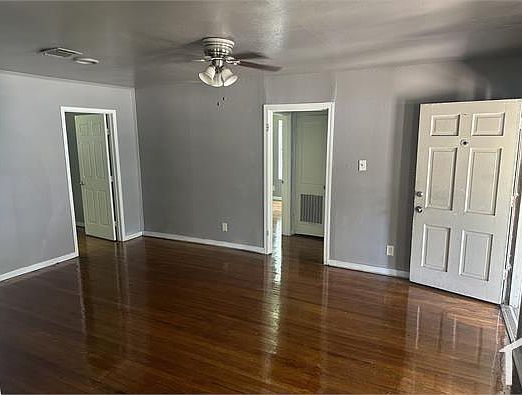 3rd image of 2806 Morningside Dr