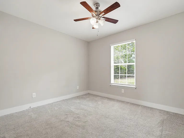 254 E Iris Ln — Photo 33