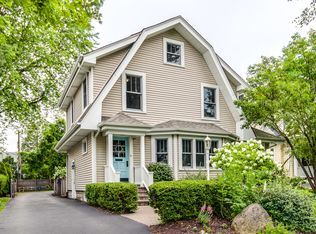118 Homewood Ave, Libertyville, IL 60048