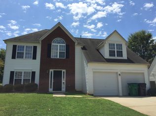 7712 Shiny Meadow Ln, Charlotte, NC 28215