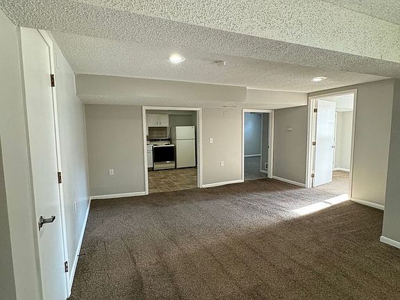 3rd image of 1217 1/2 W Truman Rd