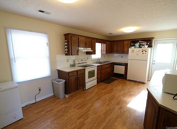 5th image of 206 Drew Ct
