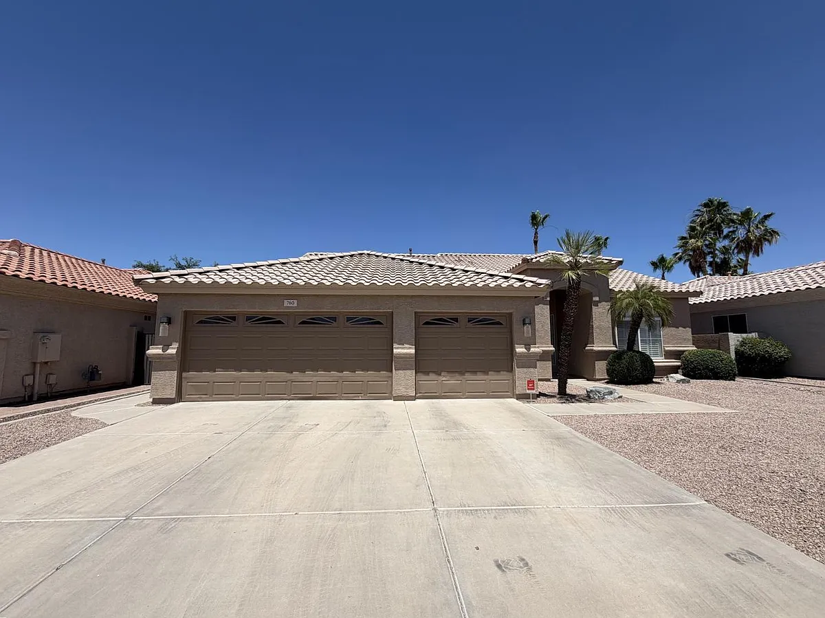 Building Photo - 760 W Cherrywood Dr