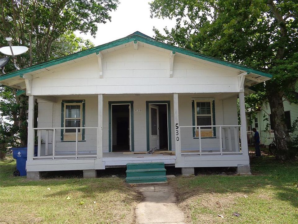 1st image of 530 W 1st St