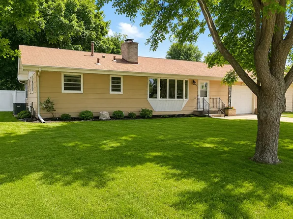 904 Dellwood St S #1, Cambridge, MN 55008
