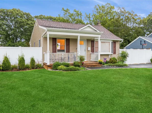 1355 Peters Boulevard, Bay Shore, NY 11706