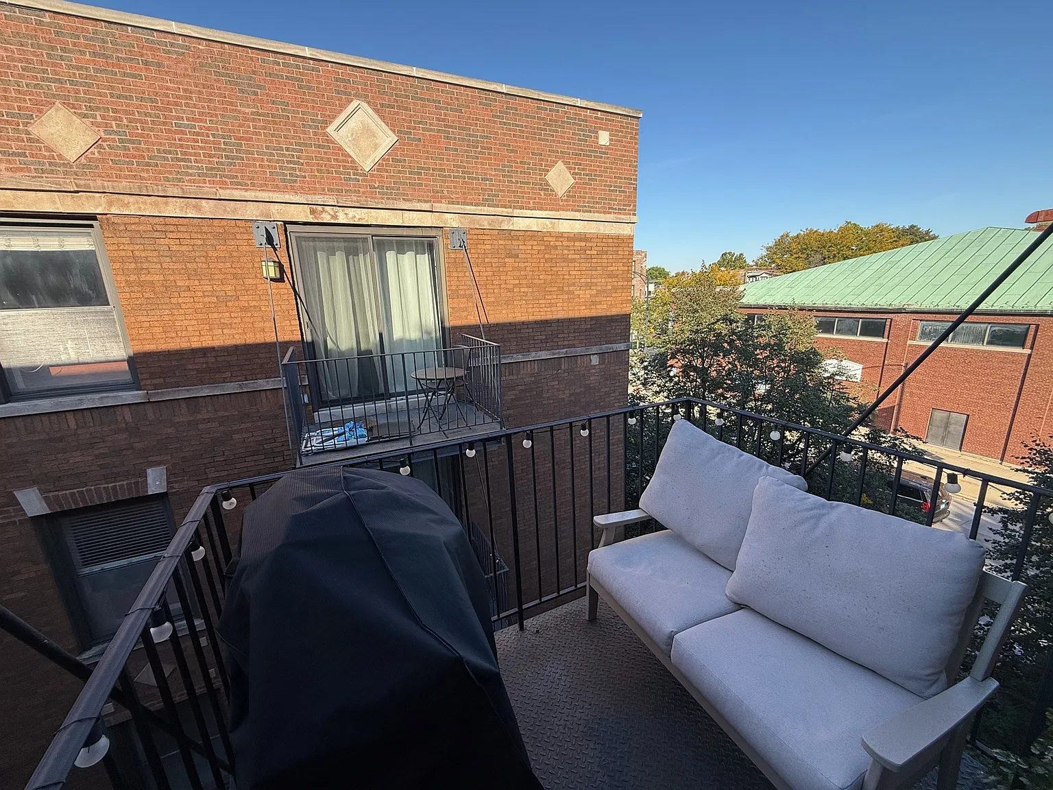 2 bed, 1000 sqft, $3,195 — Photo 4