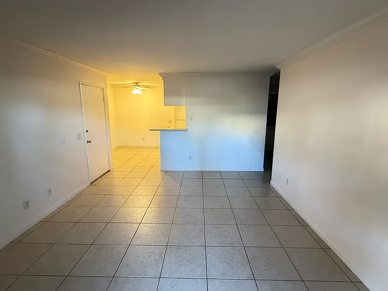 211 Woodland Pkwy #112 — Photo 5