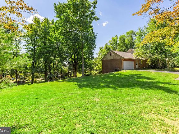 5th image of 9 Walnut Ridge Rd