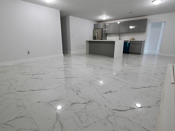 5th image of 4258 Palm Ave