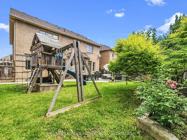 2404 Rideau Dr — Photo 42