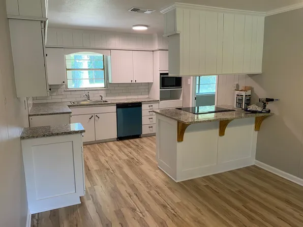 110 Medina Dr, Texarkana, TX 75503