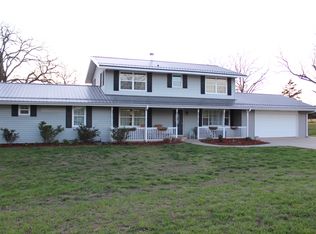 561 Lone Pine Rd, Marshfield, MO 65706