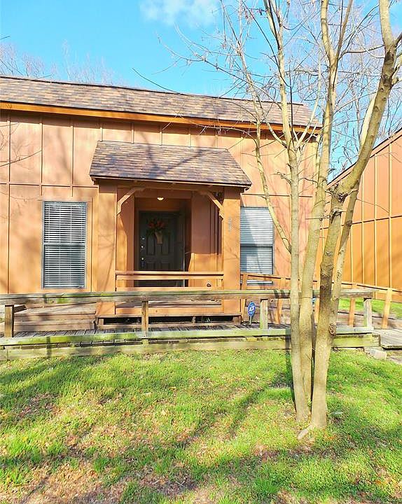 1st image of 3923 Old Oaks Dr APT 23