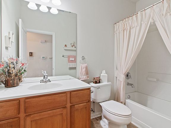 5th image of 12728 Holbrook Dr