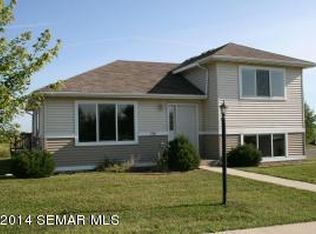 730 3rd Ave NE, Plainview, MN 55964