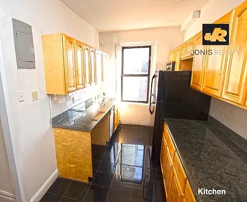 Rented by Jonis Realty | media 36