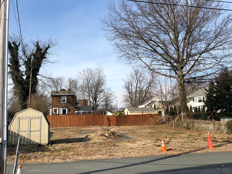 1st image of 510 Pink Ln