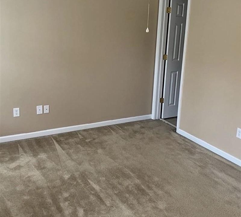 2nd image of 406 S Wilkinson St