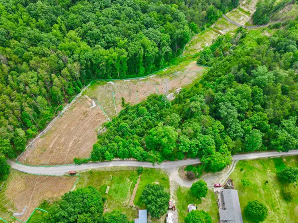 Half Acre Of Rocks Rd, Elliston, VA 24087