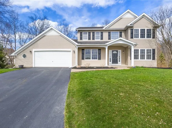 10 Southampton Sq, North Chili, NY 14514