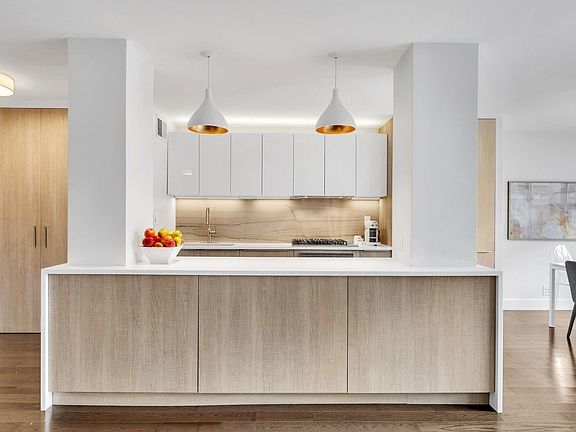3rd image of 7 E 14th St APT 1406