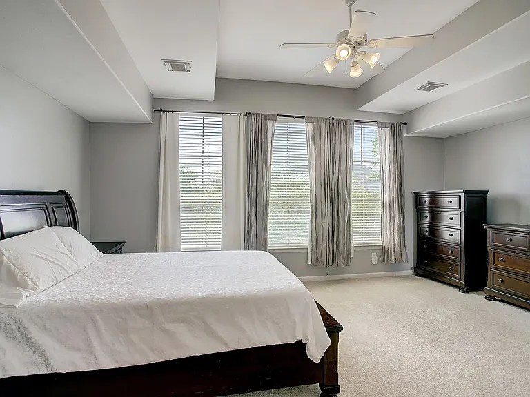618 Asbury St — Photo 22