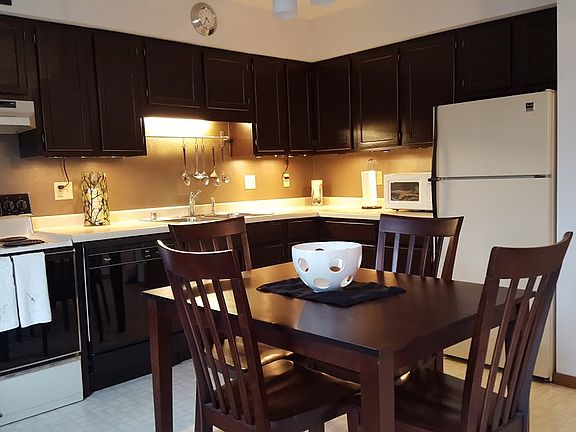 3rd image of W163N11539 Windsor Ct