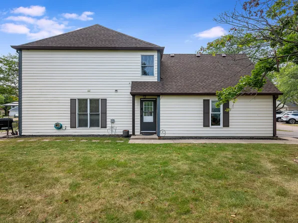 2681 Waterford Ct #1, Aurora, IL 60502