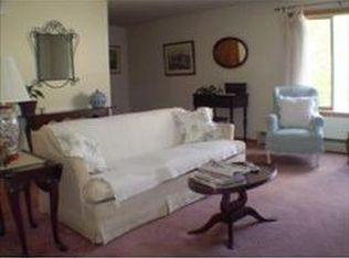 610 Hackett Hill Rd, Manchester, NH 03102