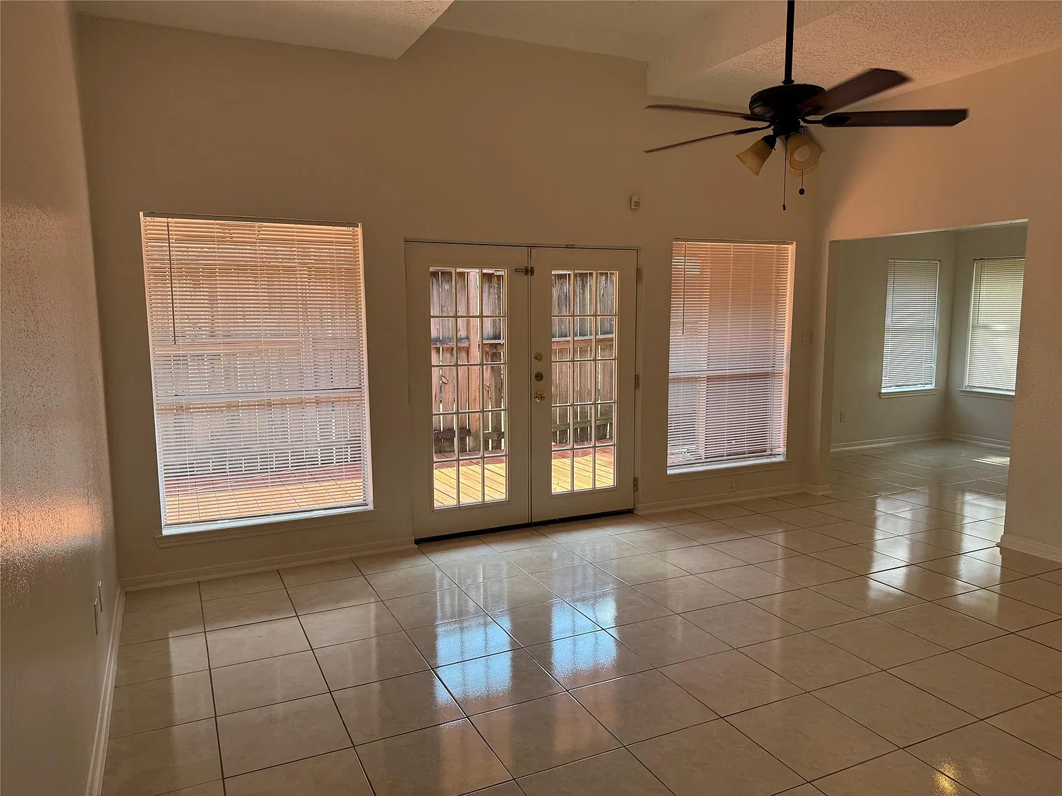 3 bed, 2.0 bath, 1743 sqft, $1,900 — Photo 3