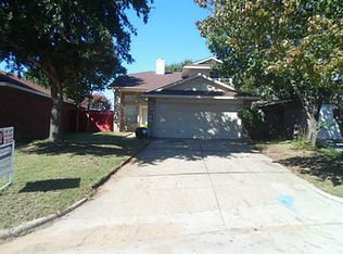 3101 Green Branch Dr, Grand Prairie, TX 75052