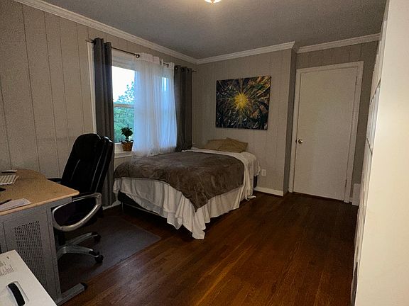 4th image of 9615 Montgomery Dr