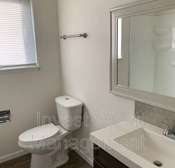 319 NE 104th Ave #D — Photo 5