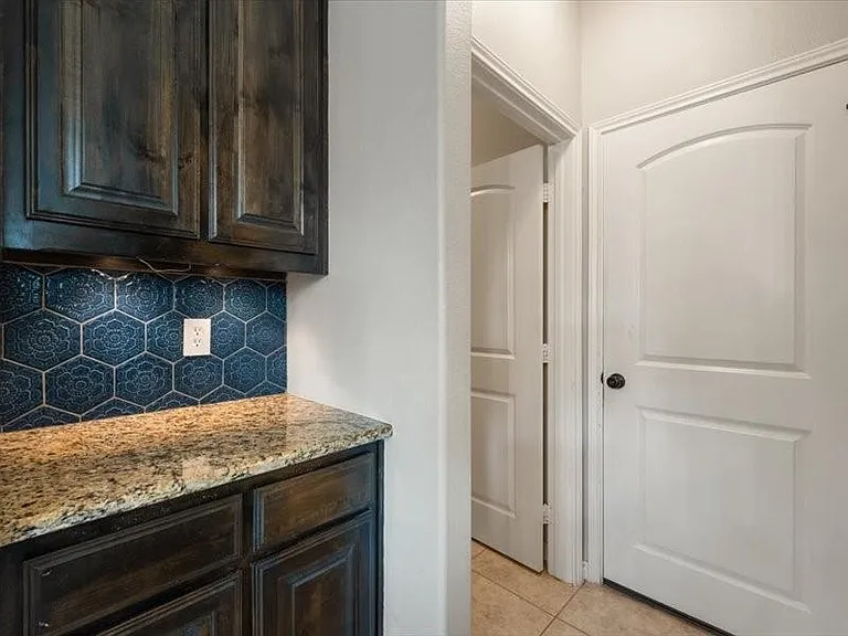654 Plum Dr — Photo 12