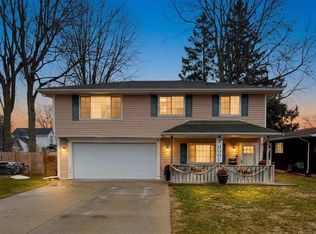 1806 Michigan St, Algonac, MI