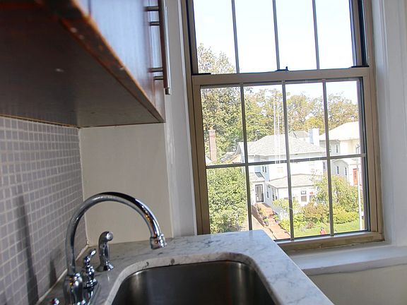 5th image of 8309 Talbot St APT 4F