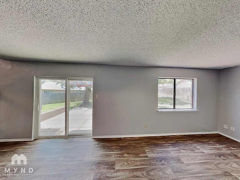 4714 Crested Rock Dr — Photo 26