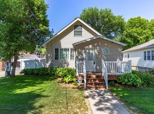 1009 4th St S, Fargo, ND 58103