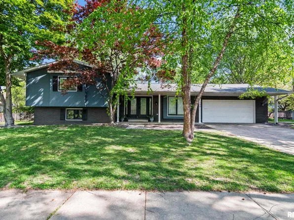 125 Cypress Point Dr, Springfield, IL 62704