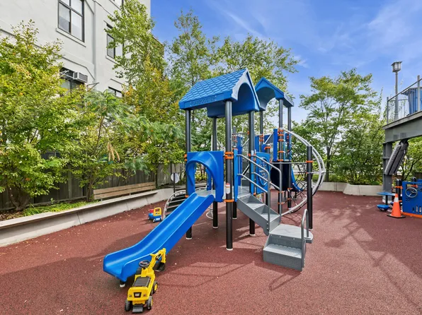 535 Dean Street image 9 of 12